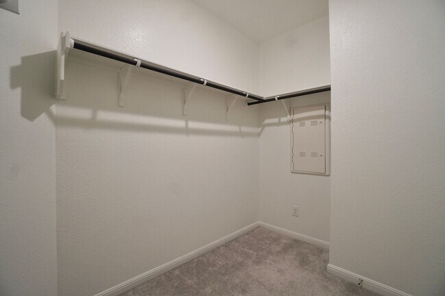 Building Photo - 1610 Iberville Dr