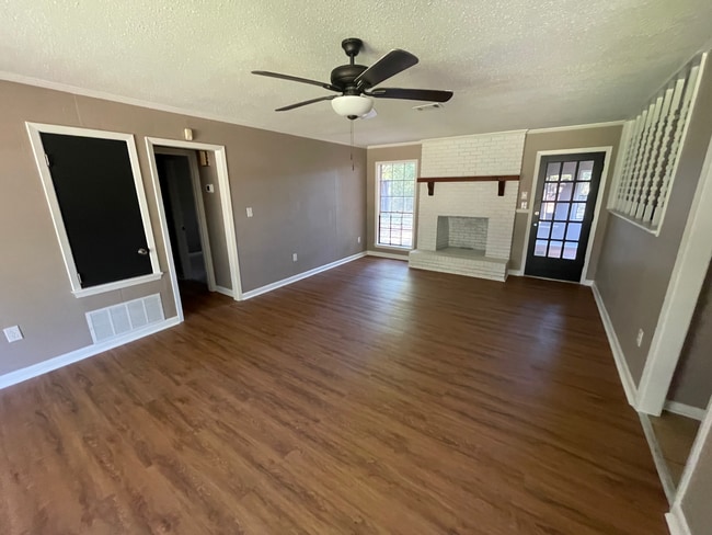 Building Photo - 2318 Breckinridge Rd