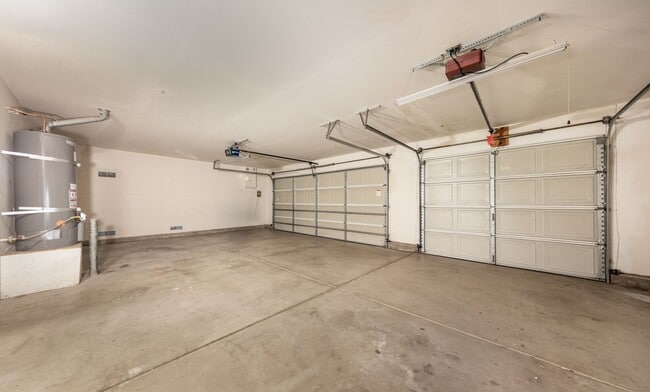 Building Photo - Spacious Home with Loft and Big Backyard