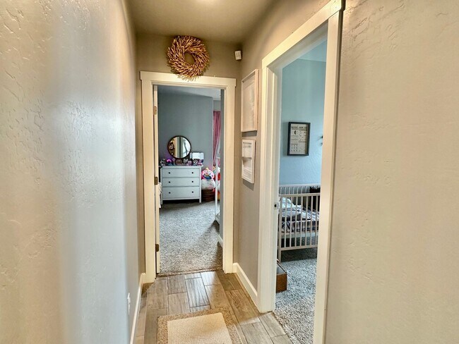 Building Photo - 1077 El Nido Dr