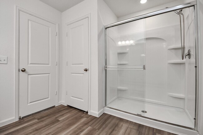 Building Photo - 4910 Highland Spgs Dr