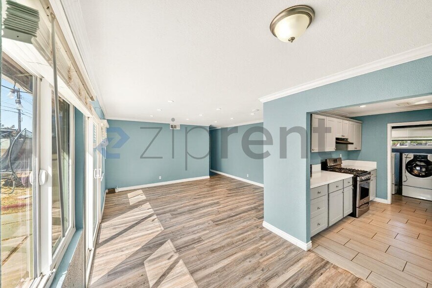 Building Photo - 45463 Foxton Ave