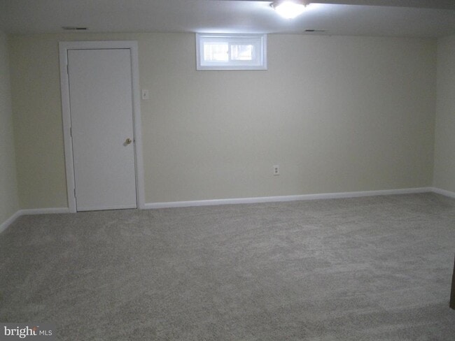 Building Photo - 8171 Fenwick Ct