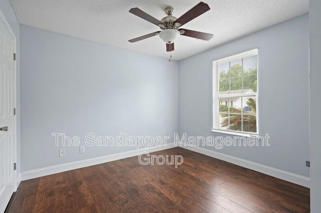 Building Photo - 1320 Pinnacle Ln