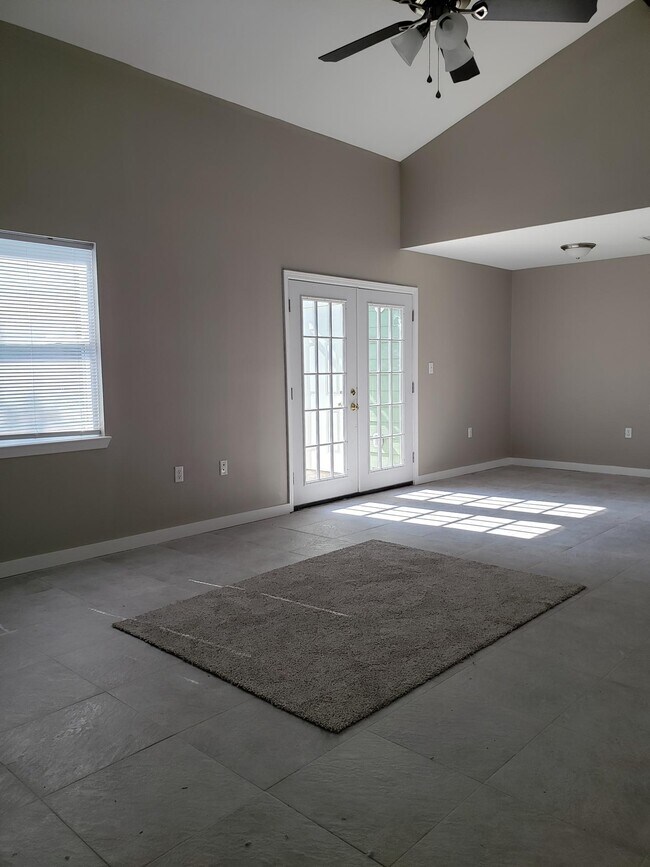 Building Photo - 62 4th Ave