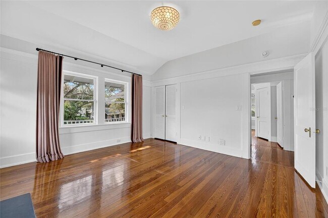 Building Photo - 3003 W Harbor View Ave