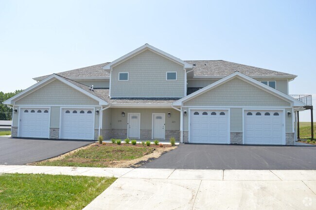 Building Photo - 219 3rd Ave