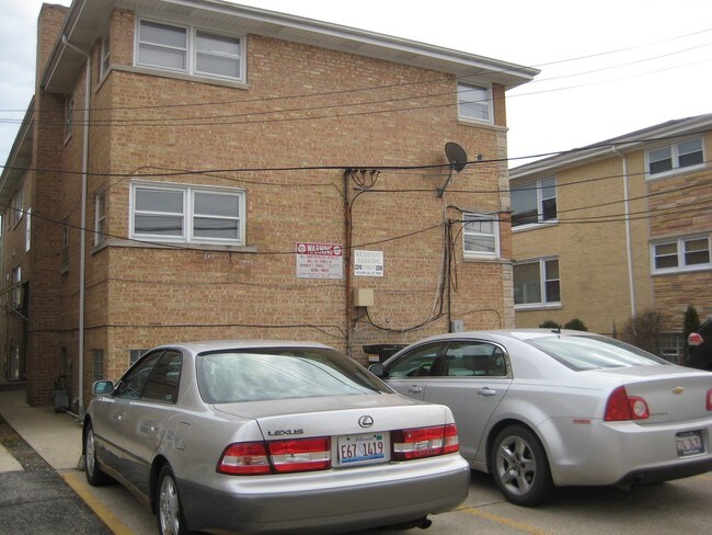Building Photo - 2318 S 17th Ave