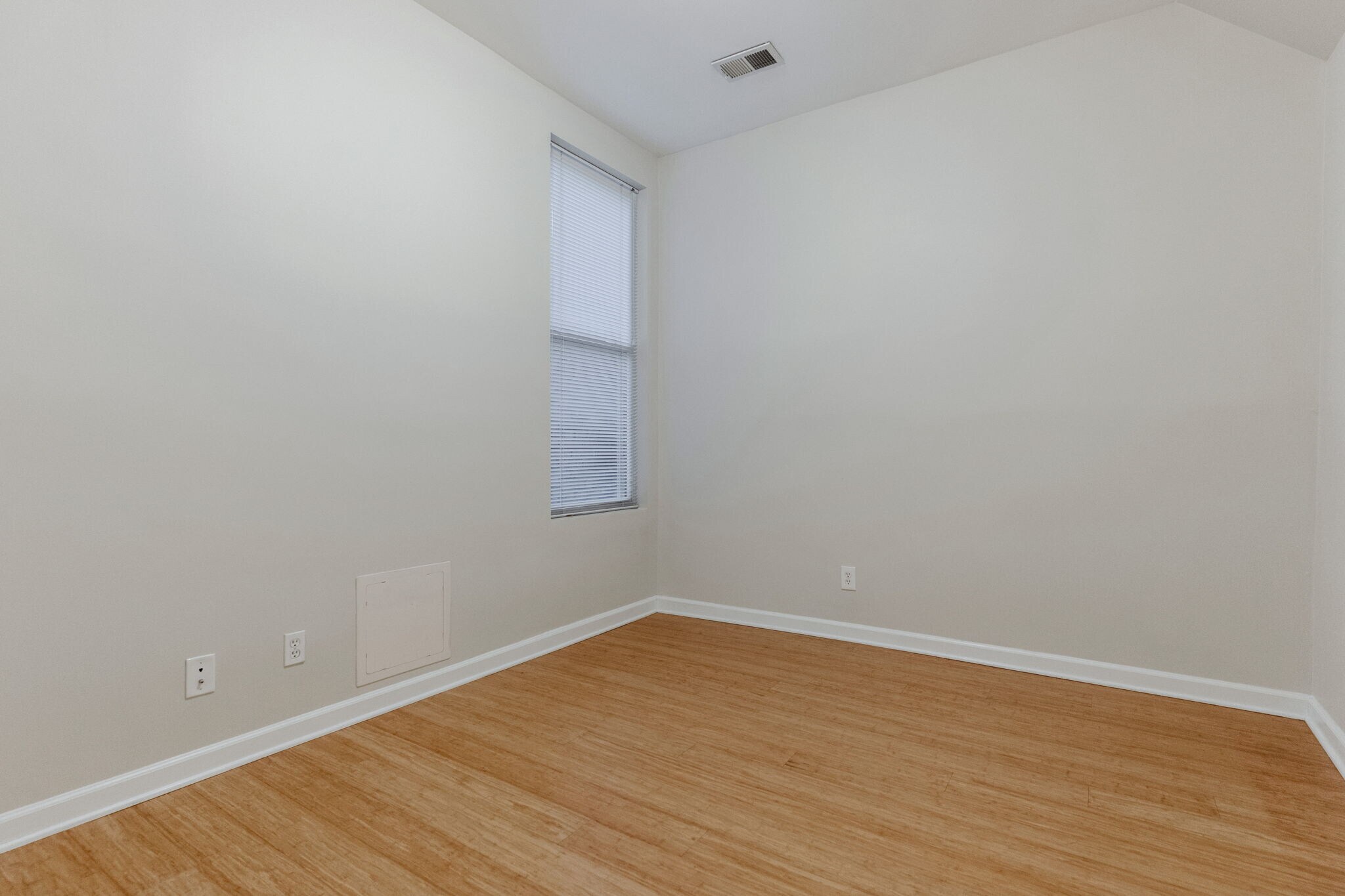Front bedroom - 1448 Newton St NW