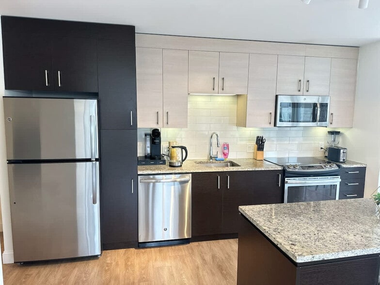 Building Photo - 677-679 Washington Street-SI ID1252103P