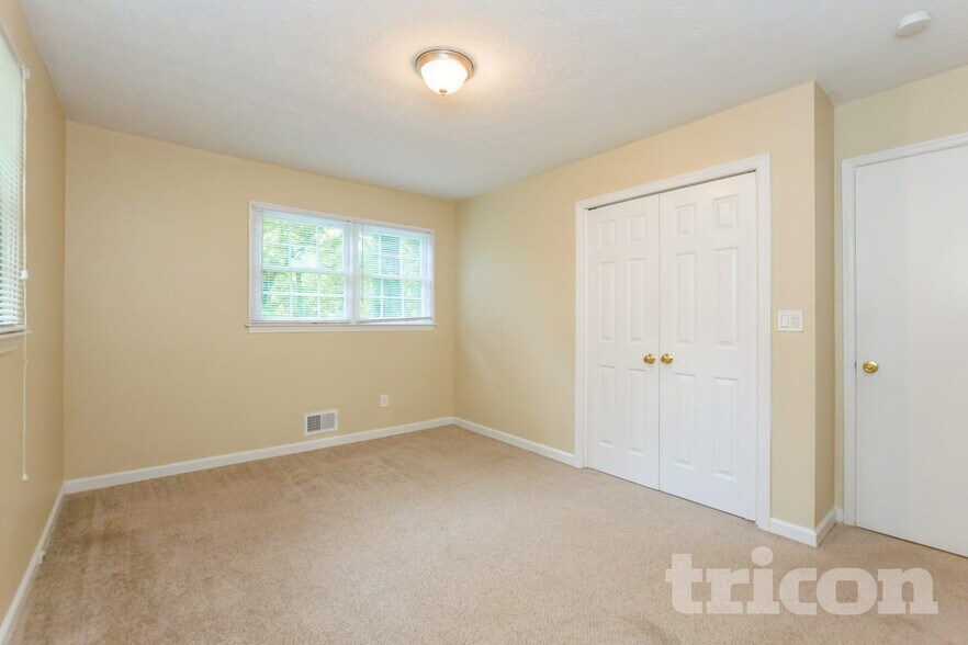 Building Photo - 1374 Live Oak Ln