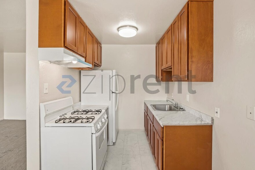 Building Photo - Unit 37