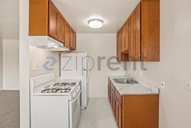 Building Photo - 7630 Lockwood St