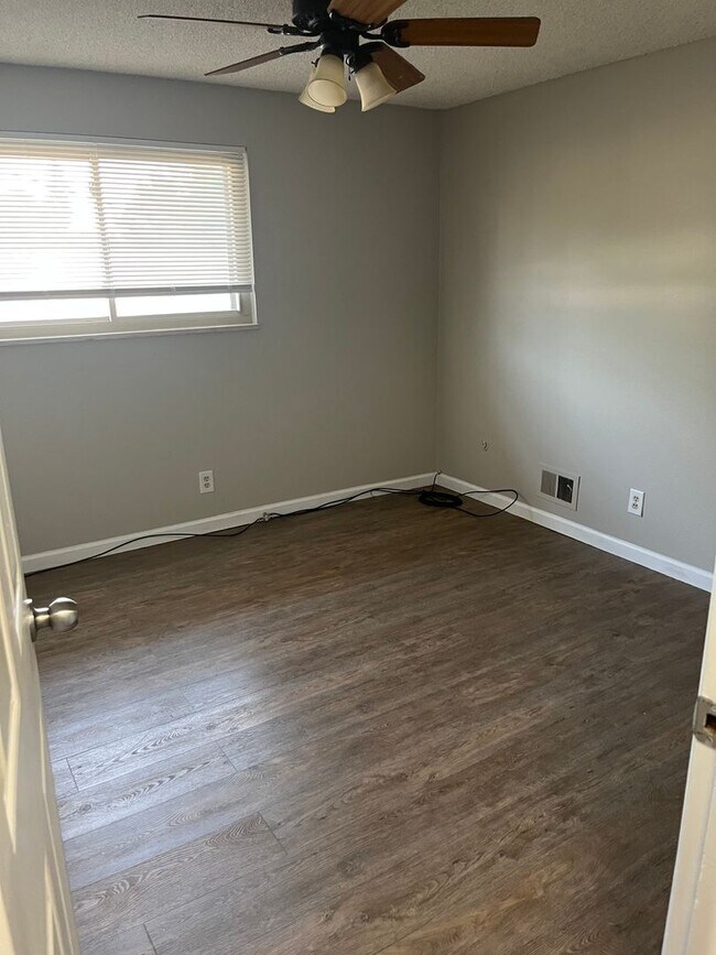 Building Photo - Beautiful 4bd 3bth Home Move In Ready!