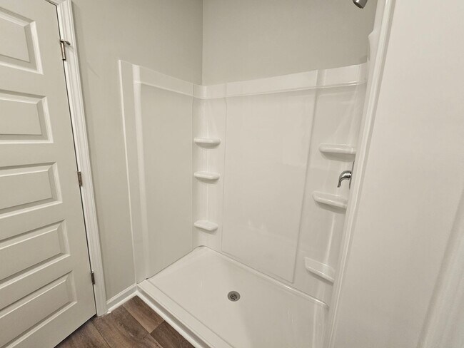 Building Photo - 2096 Northwest Dr