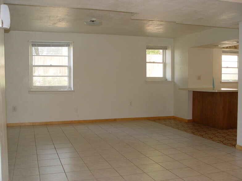 Building Photo - 1134 2nd Street