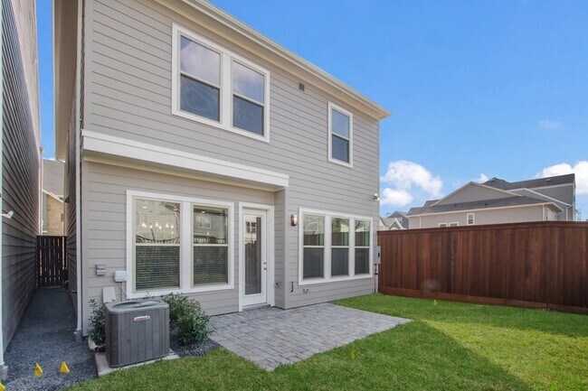 Building Photo - 10930 Keaton Landing Dr