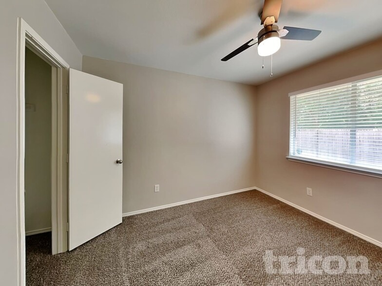 Building Photo - 1602 Canary Island Ct