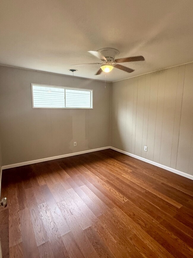 Building Photo - 1317 Moss Hill Dr