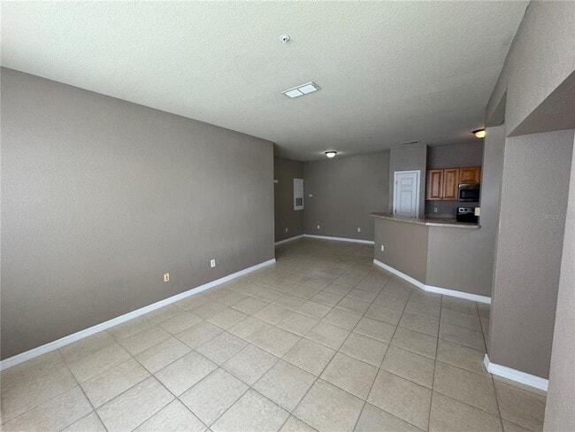Building Photo - 9061 Lee Vista Blvd