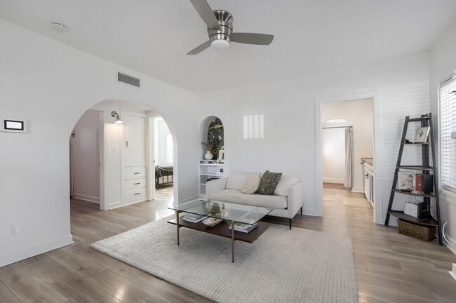 Building Photo - 2026 North 23rd Pl