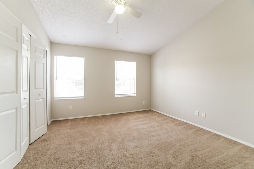 Building Photo - 5512 Carrollwood Key Dr