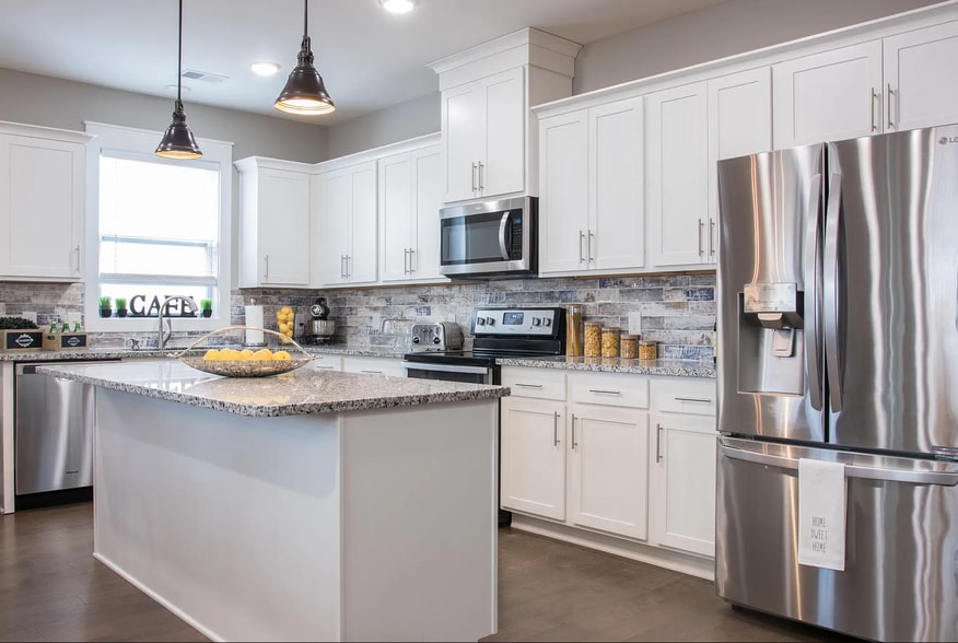 Building Photo - 304 Spring St