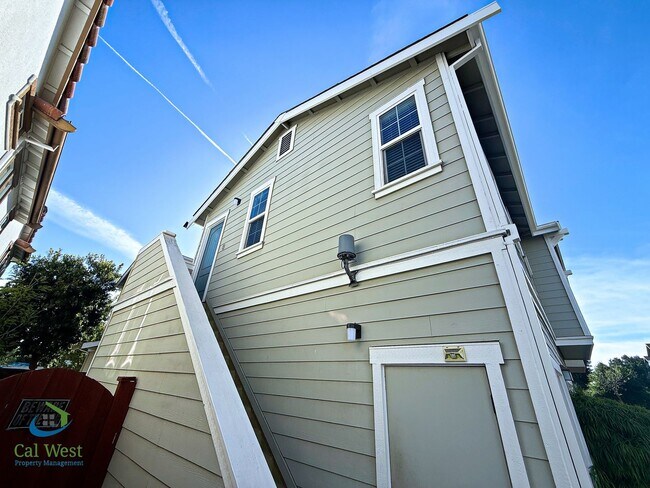 Building Photo - 7661 Forest St