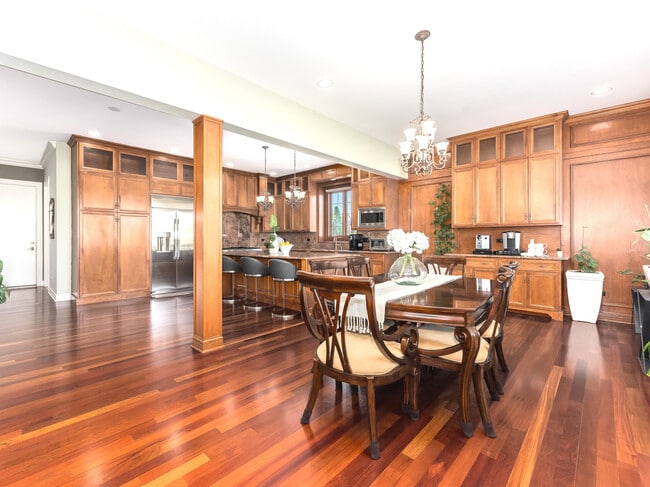 Building Photo - 2504 Skylane Dr