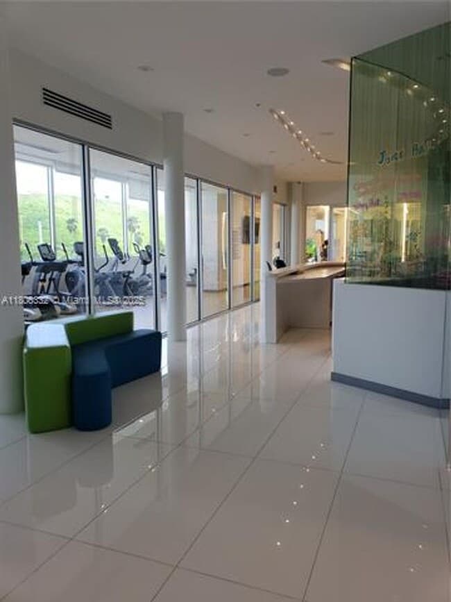 Building Photo - 6660 NW 105th Ct