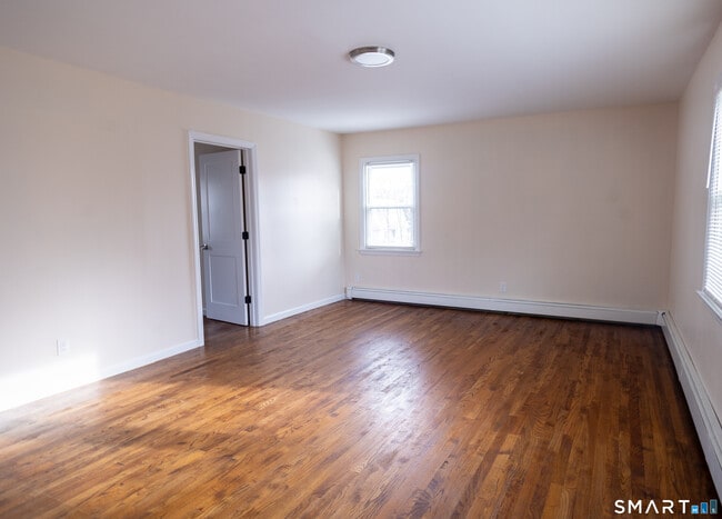 Building Photo - 51 View St W