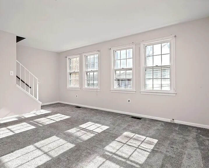 Building Photo - 1902 Curtis Ct SE