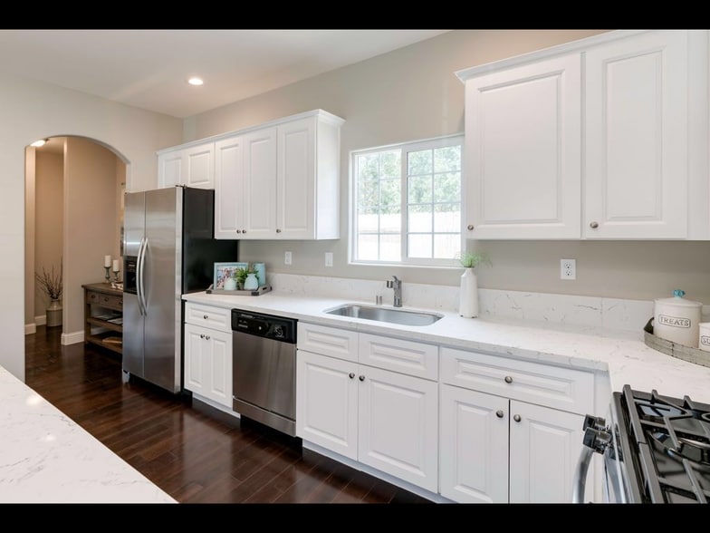 Building Photo - 271 Via Las Casitas