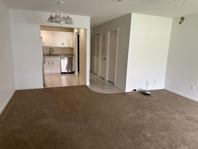Building Photo - 933 Savannas Point Dr