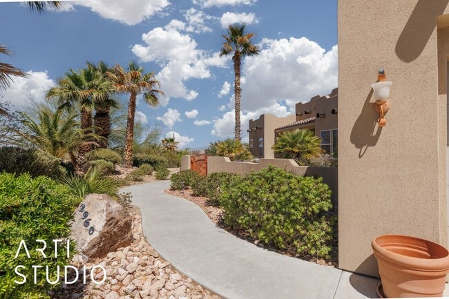 Building Photo - Beautiful 4 Bedroom, 3.5 Bath Home in Scenic