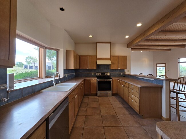 Building Photo - 74 Monte Alto Rd