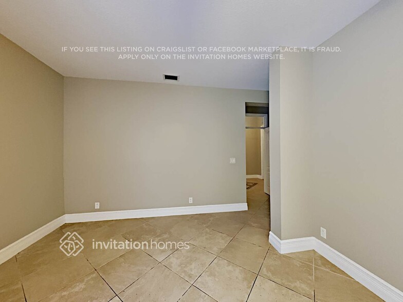 Building Photo - 1076 Deerwood Ln