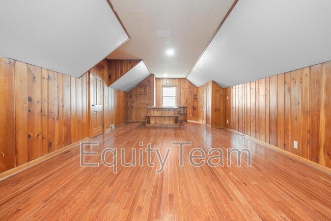 Building Photo - 6819 Elwynne Dr