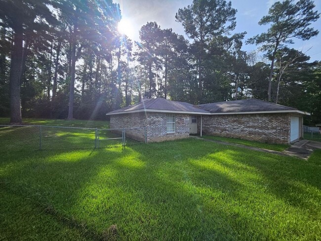 Building Photo - 115 Burnley Dr