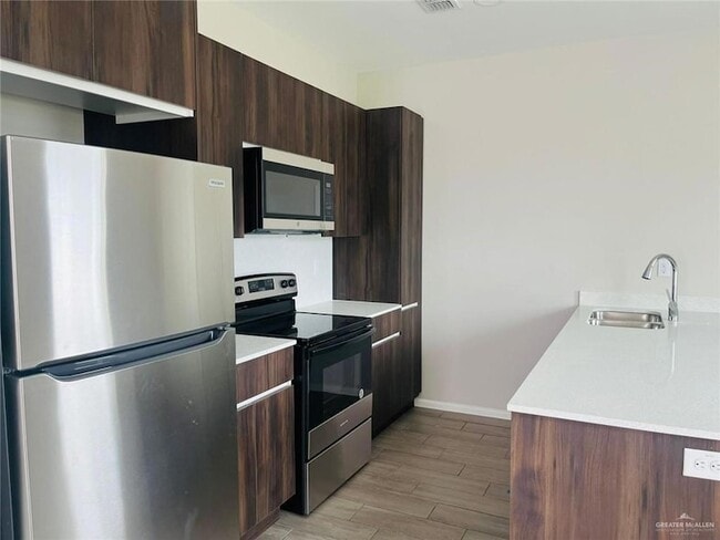 Building Photo - 1204 W Sucre Dr