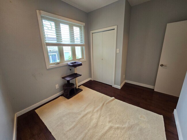 Building Photo - Bright 3 bed 1.5 bath in WHITMAN SOUTH PHI...