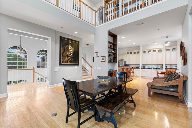 Building Photo - 1927 Sheffield Ave