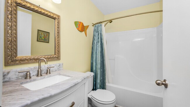 Building Photo - 5230 Soundside Dr