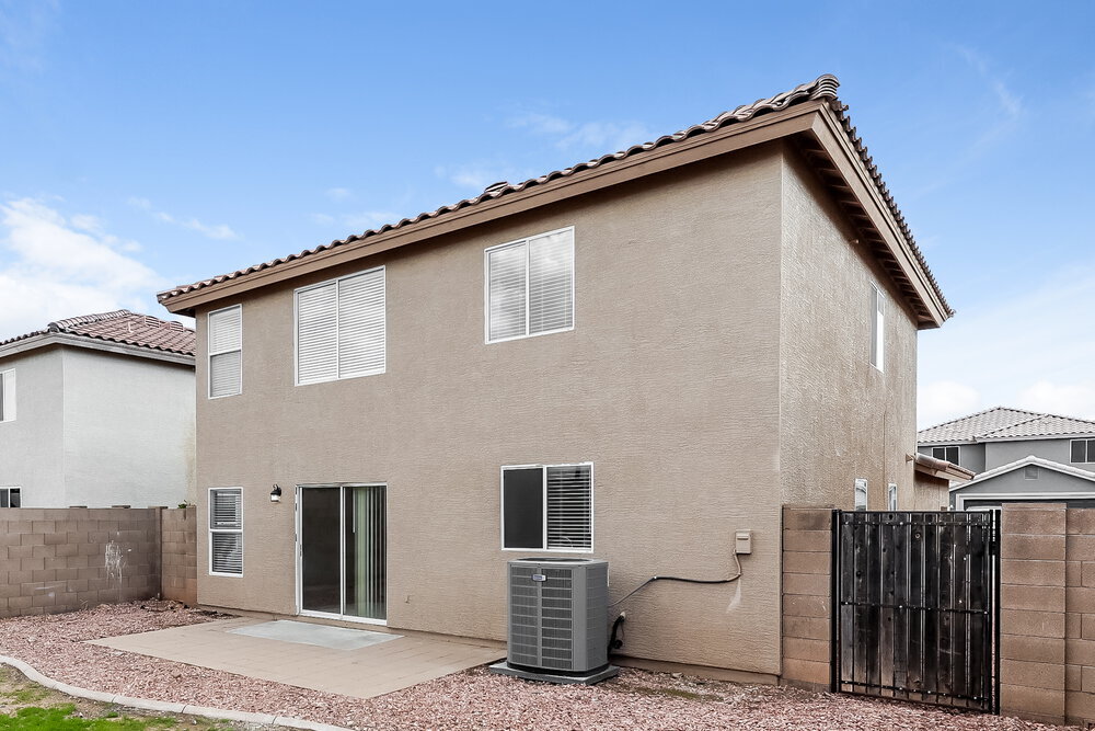 Building Photo - 11814 W Poinsettia Dr