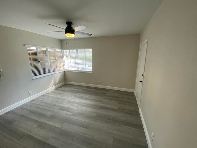 Building Photo - 112 Lake Ave