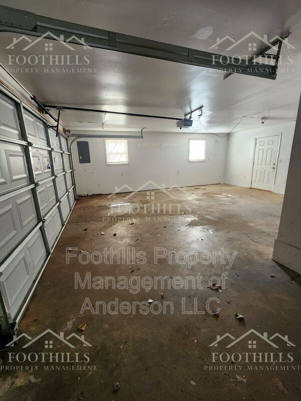 Building Photo - 1917 Inman Dr