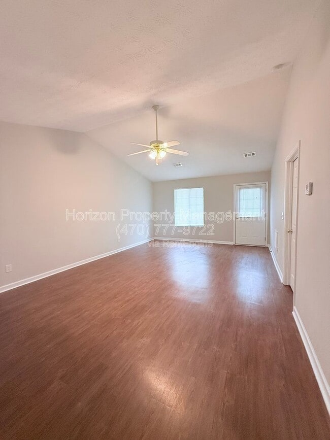 Building Photo - 4003 Hidden Hollow Dr