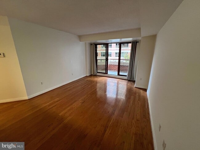 Building Photo - 2301 N Street NW Unit 407