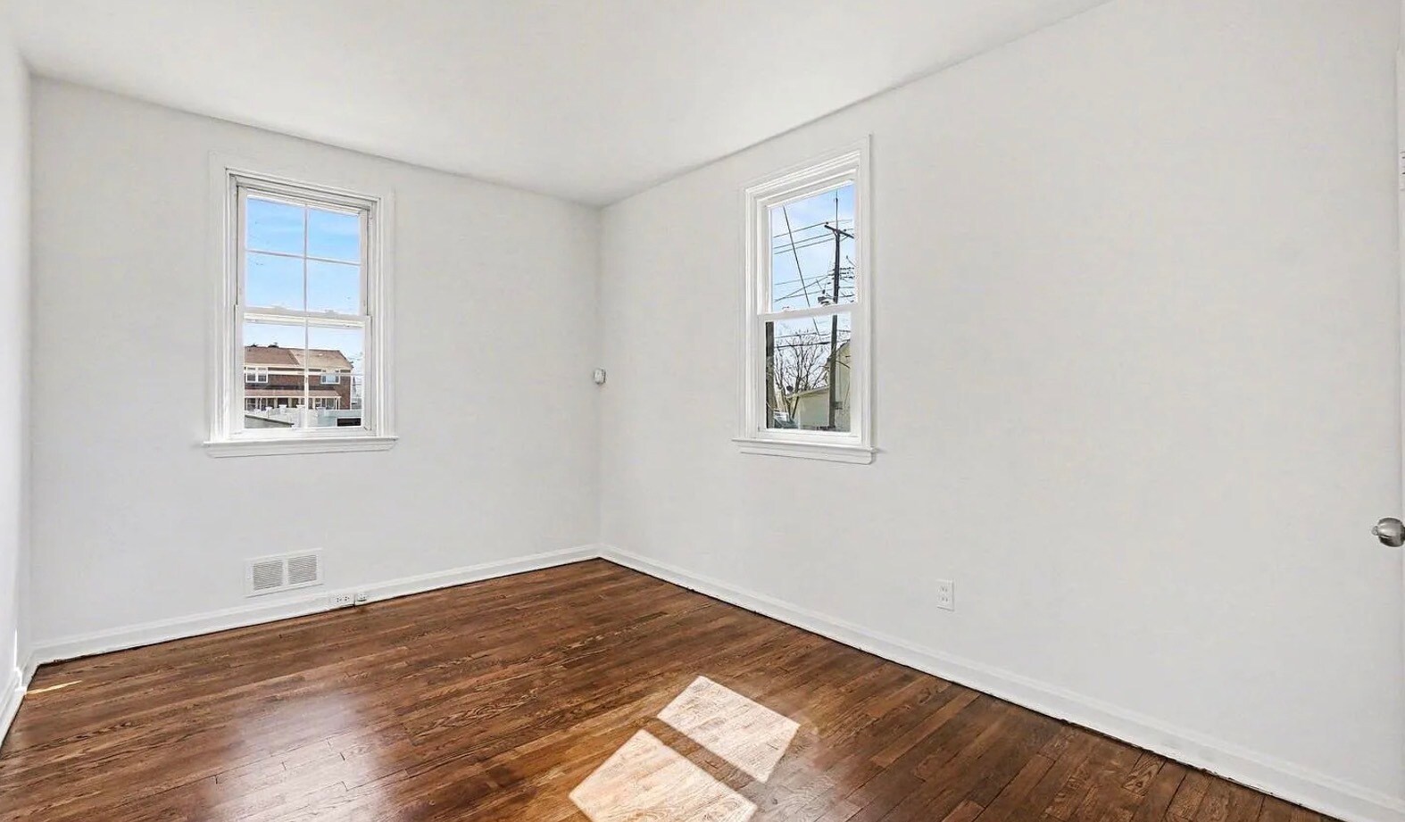 Building Photo - 4806 Hazelwood Ave