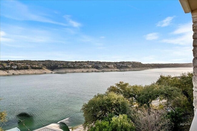 Building Photo - 18231 Lakepoint Cove